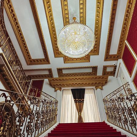 Hotel President Luxury Ploieşti Esterno foto