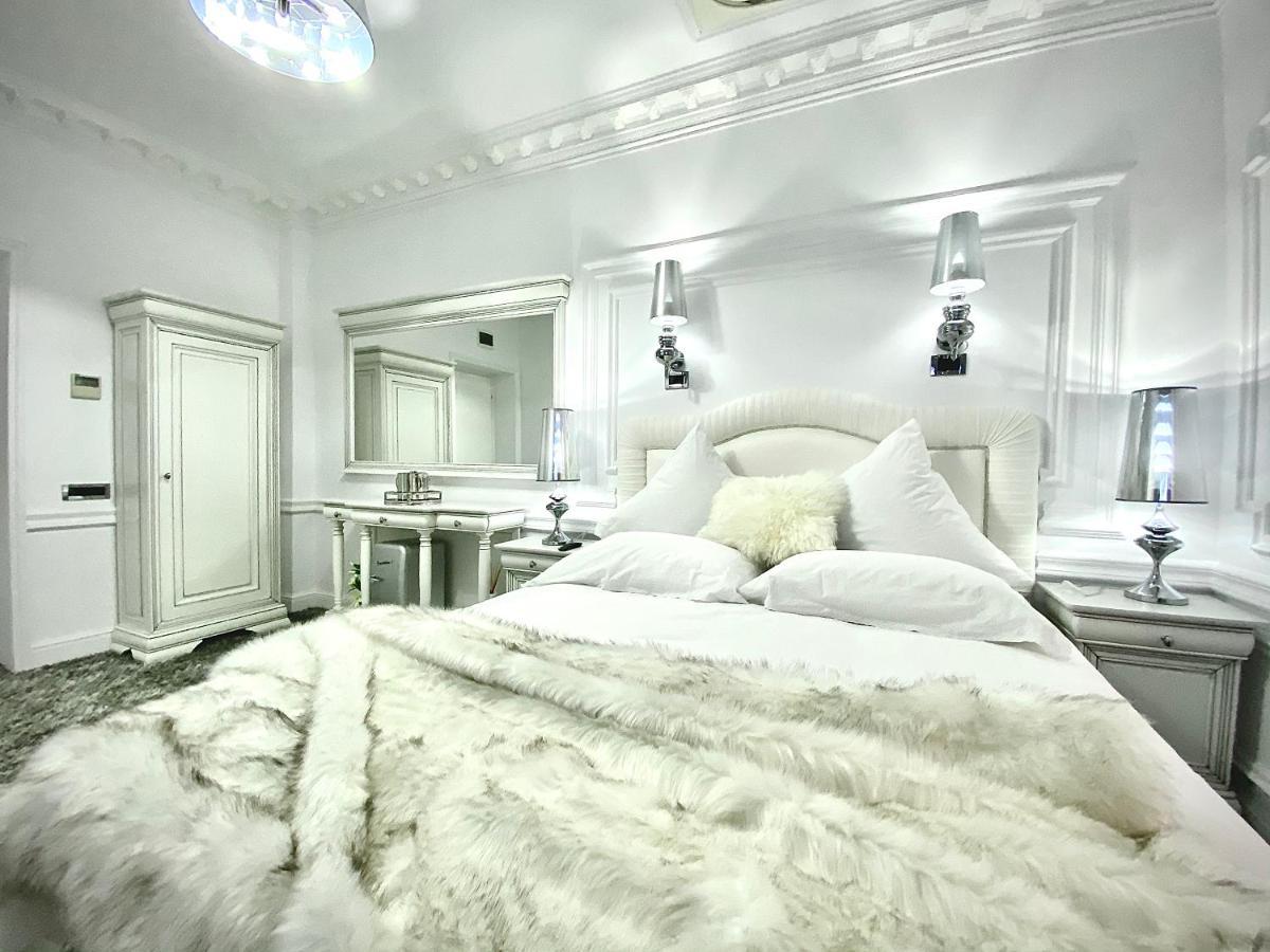 Hotel President Luxury Ploieşti Esterno foto