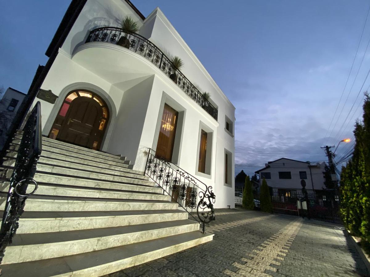 Hotel President Luxury Ploieşti Esterno foto